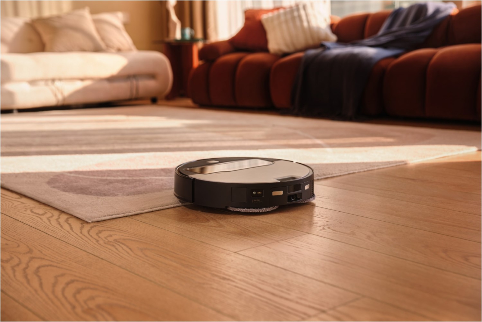 ROBOROCK Saros Z 70 schwarz Saug- und Wischroboter mit Wasseranschluss