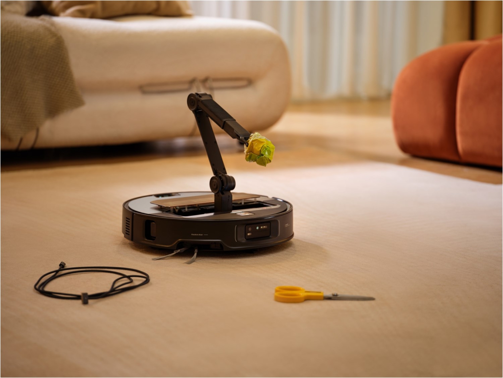 ROBOROCK Saros Z 70 schwarz Saug- und Wischroboter mit Wasseranschluss